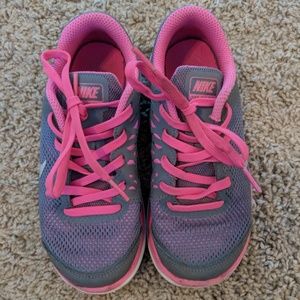 Girls Nike tennis shoes